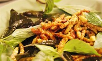 Lên Mường Lát thưởng thức... sâu măng Lên Mường Lát thưởng thức... sâu măng