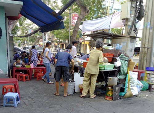 Cultural characteristics of street food in Ho Chi Minh City