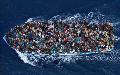 EU、地中海の密航船取り締まり強化 公海上で拘束可能に - ảnh 1