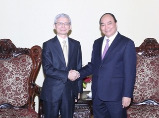フック副首相、トヨタ自動車代表取締役副社長と会見 - ảnh 1