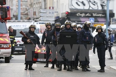 仏当局、パリなどでテロ計画か 4人を拘束 - ảnh 1