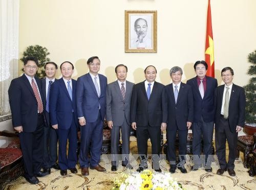 外国企業のベトナム投資強化へ希望を表わすフック首相 - ảnh 1