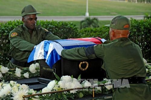 キューバ、カストロ前議長の遺灰移送始まる - ảnh 1