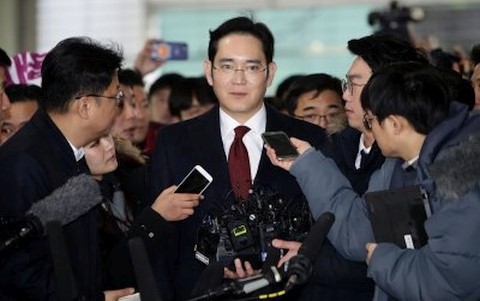 サムスン贈賄疑い 韓国地裁、副会長の逮捕認めず - ảnh 1