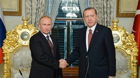 ロシア誤爆でトルコ軍兵士3人死亡 プーチン大統領哀悼の意 - ảnh 1