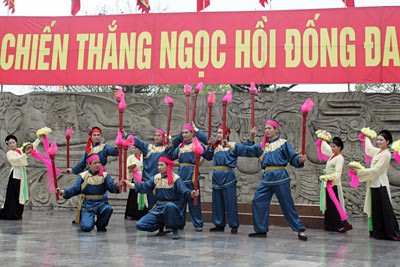 Making a pilgrimage to Ngoc Hoi - Dong Da festival - ảnh 1