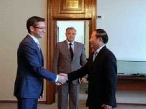 ブルガリア外相、ベトナム大使と会見 - ảnh 1