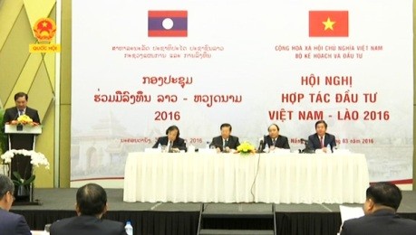 ダナン市で、ベトナム・ラオス投資協力第2回会議が行なわれる - ảnh 1