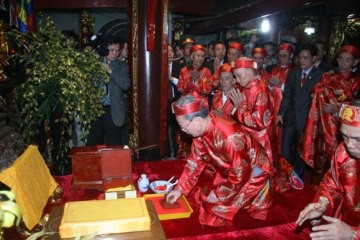 チャン神社で大王の押印儀式 - ảnh 1