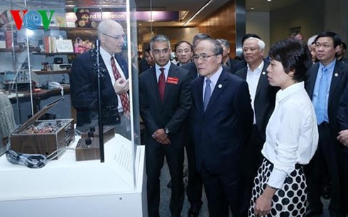 NA Chairman Nguyen Sinh Hung visits famous US sites - ảnh 1