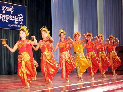 Erhaltung des Ro-bam-Tanzes der Volksgruppe der Khmer. - ảnh 1