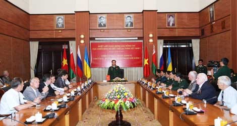 Во Вьетнаме принята делегация ветеранов войны России, Украины и Беларуси - ảnh 1
