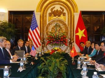 В Ханое прошли переговоры между госсекретарём США и вице-премьером СРВ - ảnh 1