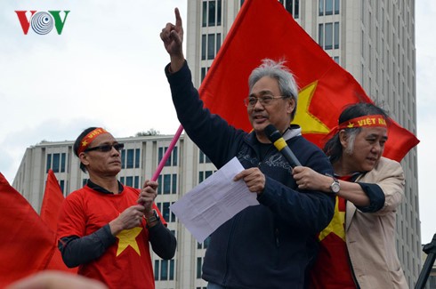 biểu tình tại berlin phản đối trung quốc quân sự hóa biển đông hình 2 bieu tinh tai berlin phan doi trung quoc quan su hoa bien dong hinh 2