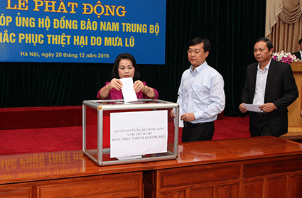 Trung ương Mặt trận tổ quốc Việt Nam kêu gọi ủng hộ đồng bào bị ảnh hưởng mưa lũ - ảnh 1