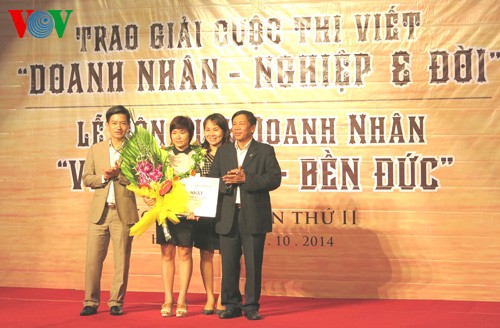 Nhà báo Đài Tiếng nói Việt Nam đoạt giải nhất cuộc thi “Doanh nhân - nghiệp và đời” - ảnh 1