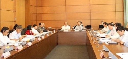Quốc hội thảo luận ở tổ về tình hình kinh tế xã hội: Lạc quan về sự phục hồi của nền kinh tế - ảnh 1