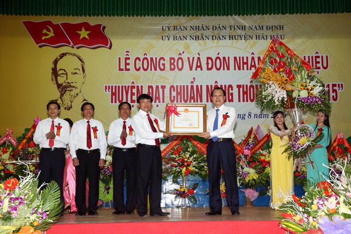 Phó Thủ tướng Vũ Văn Ninh dự lễ công bố huyện Hải Hậu, tỉnh Nam Định đạt chuẩn nông thôn mới - ảnh 1