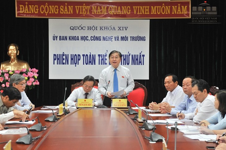 Phiên họp toàn thể lần thứ nhất Ủy ban Khoa học, Công nghệ và Môi trường của Quốc hội khóa XIV - ảnh 1