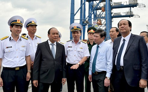 Thủ tướng Nguyễn Xuân Phúc làm việc với Tổng Công ty Tân cảng Sài Gòn - ảnh 1