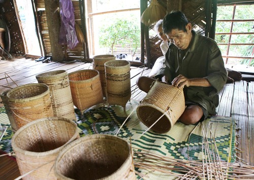 Nghề đan lát truyền thống của dân tộc Pa kô - ảnh 1