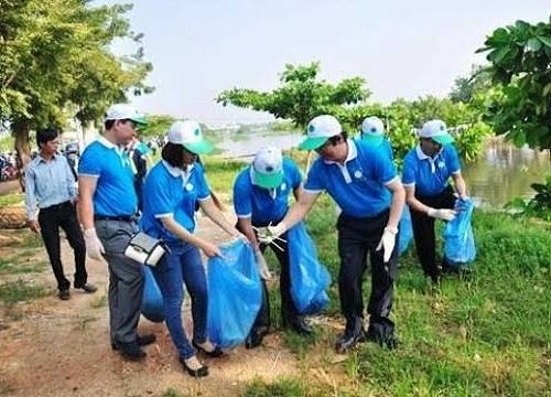 Ra quân hưởng ứng Chiến dịch Làm cho thế giới sạch hơn năm 2017 - ảnh 1