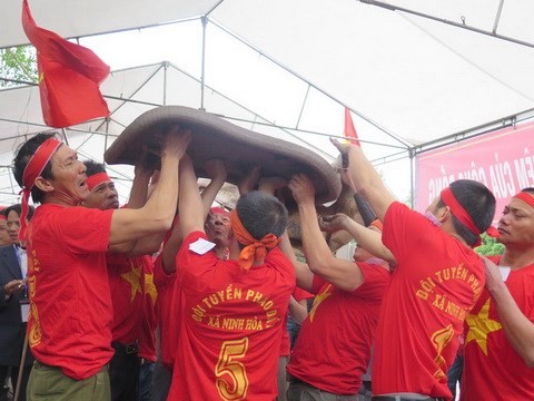 Visiting the Clay Cracker Festival in Hai Duong - ảnh 1