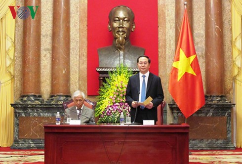 ประธานประเทศ เจิ่นด่ายกวาง พบปะกับบรรดานักวิทยาศาสตร์โลกและเวียดนาม - ảnh 1