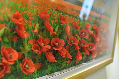 Inaugurada exposición “Pinturas de Flor de tierra Vietnam – Corea del Sur” - ảnh 2