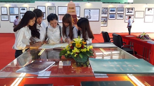 Exhiben evidencias de la soberanía vietnamita sobre territorios insulares - ảnh 1