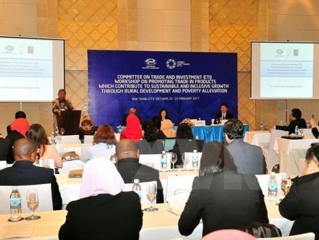 Altos funcionarios de APEC siguen debates sobre diversos temas clave - ảnh 1