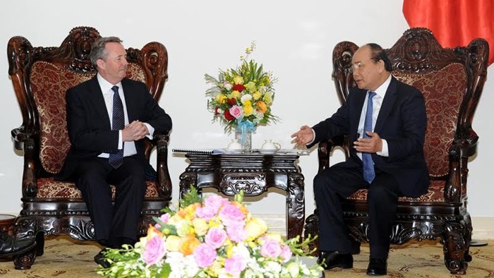 Vietnam ratifica apoyo a empresarios e inversionistas británicos - ảnh 1