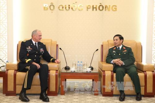 Vietnam y Estados Unidos fortalecen cooperación en defensa - ảnh 1