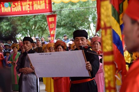 Vietnam se empeña en preservar los valores culturales y patrimoniales en las fiestas tradicionales - ảnh 1