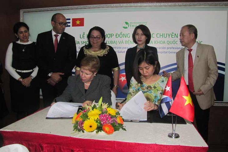 Médicos cubanos prestarán servicios en Vietnam, según nuevos convenios - ảnh 1