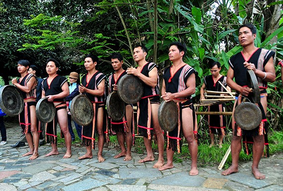 Los Xo Dang festeja la nueva cosecha - ảnh 2