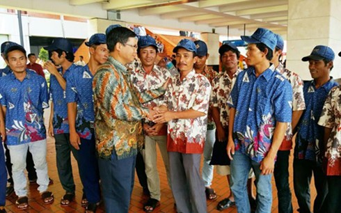 18 ngư dân việt bị bắt ở indonesia đã về nước hình 0 18 ngu dan viet bi bat o indonesia da ve nuoc hinh 0