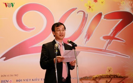 Bà con người Việt tại Đài Loan vui