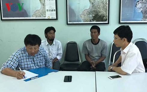 hai ngư dân việt gặp nạn được cứu trên vùng biển thái lan hình 3 hai ngu dan viet gap nan duoc cuu tren vung bien thai lan hinh 3