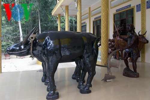 โรงเรียนอาชีวศึกษาทางพุทธศาสนาช่วยเหลือเยาวชนเขมรสร้างฐานะ - ảnh 2
