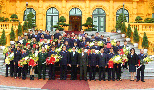 อัยการทุกคนมีความตั้งใจปกป้องความยุติธรรมตามกฎหมาย - ảnh 1