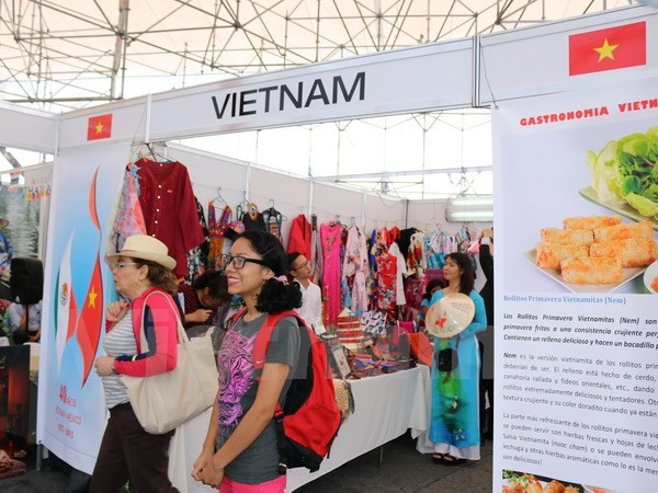 Văn hóa và hàng Việt Nam được yêu thích tại hội chợ Các nền văn hóa bạn bè tại Mexico City - ảnh 1