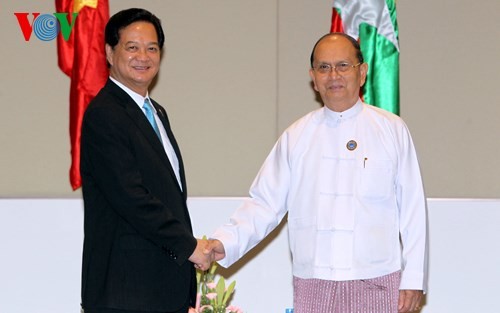 Thủ tướng Nguyễn Tấn Dũng hội kiến Tổng thống Myanmar - ảnh 1