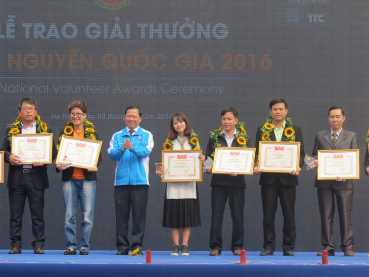 Gắn kết và tôn vinh những trái tim tình nguyện - ảnh 4
