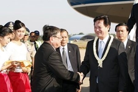 Prime Minister Nguyen Tan Dung visits Cambodia - ảnh 1