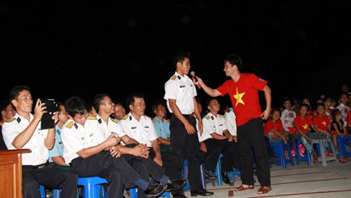 Khởi động Hành trình tuổi trẻ vì biển đảo quê hương - ảnh 1