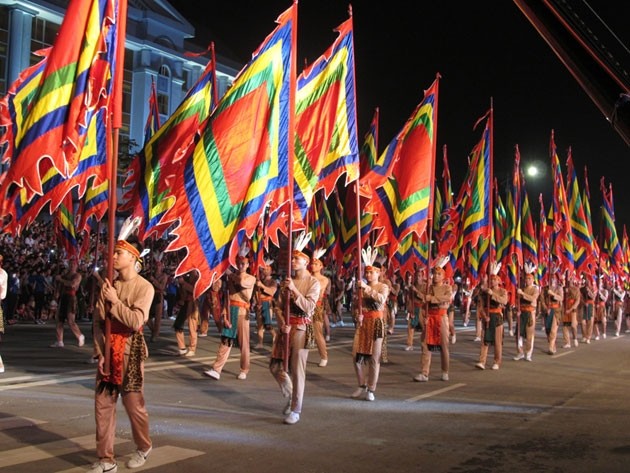 Giỗ Tổ Hùng Vương - Lễ hội Đền Hùng 2016: Sôi động lễ hội dân gian đường phố - ảnh 1