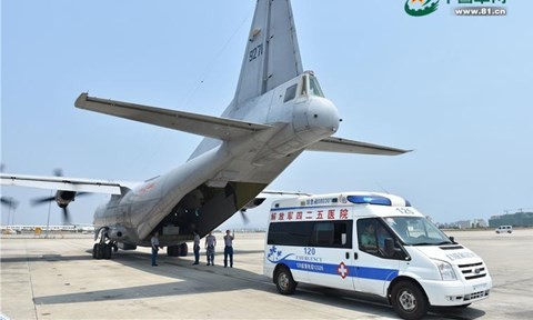Trung Quốc ngang nhiên điều máy bay vận tải ra đá Chữ Thập - ảnh 1