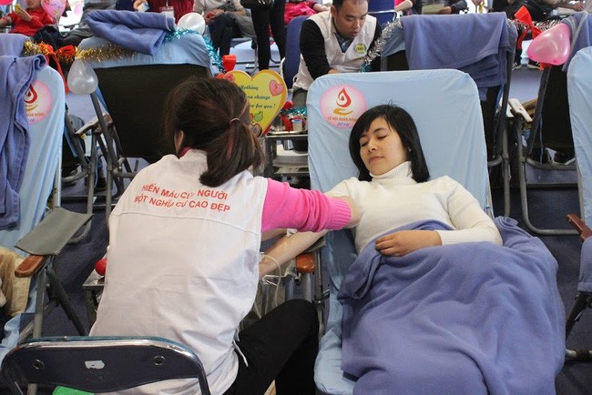 Trên 2.000 người tham gia Ngày hội hiến máu “Giọt hồng chung sức vì biển, đảo thân yêu” - ảnh 1