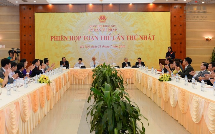 Phiên họp thứ nhất Ủy ban Tư pháp và Ủy ban về các vấn đề xã hội của Quốc hội khóa 14 - ảnh 1